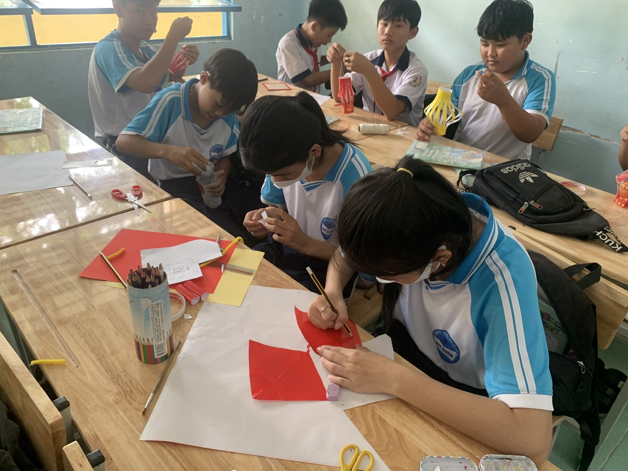 Duy trì tủ sách liên đội, mô hình không gian đọc sách và sinh hoạt đội